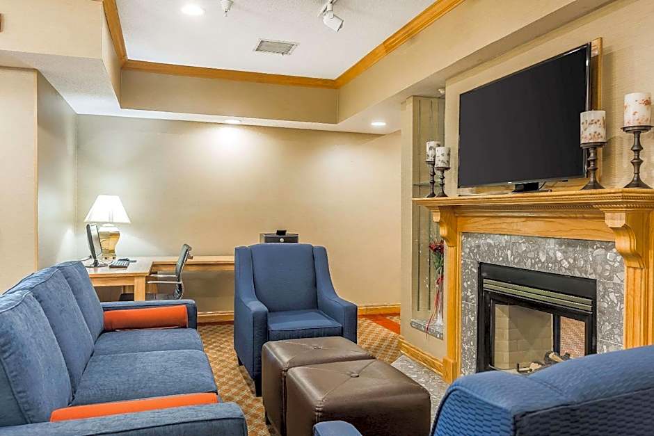 Comfort Inn & Suites South Bend