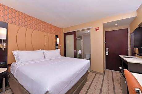 Standard King Room with Roll-In Shower - Communications Access
