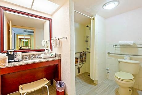 Queen Room with Two Queen Beds - Hearing Accessible