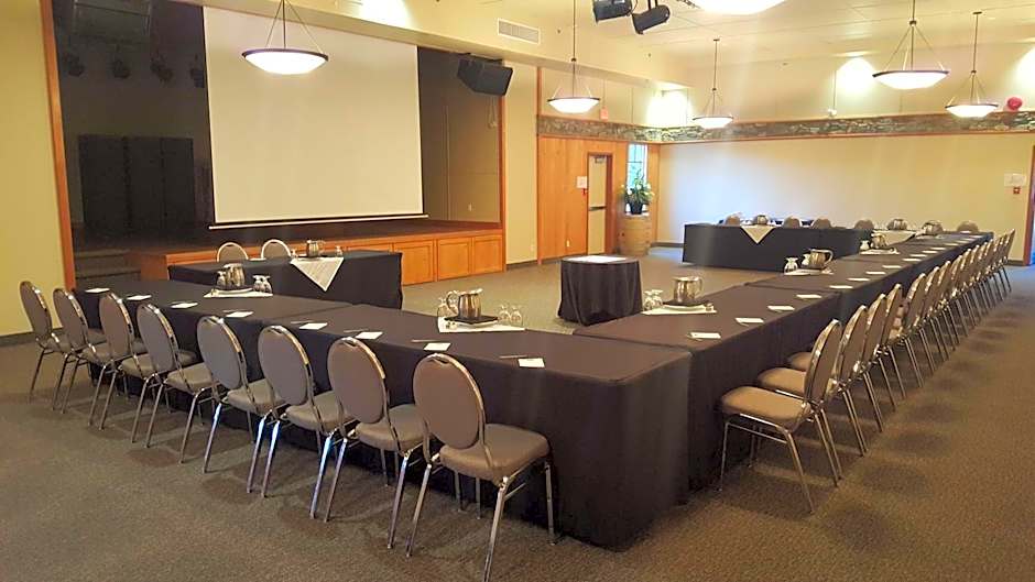 Prestige Hudson Bay Lodge, Premier Collection