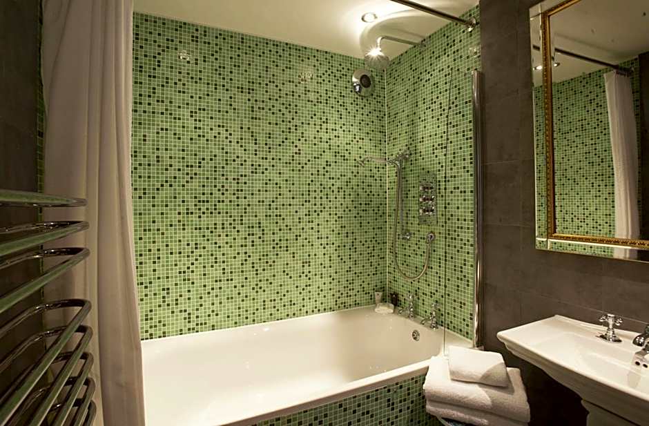 Angel Hotel