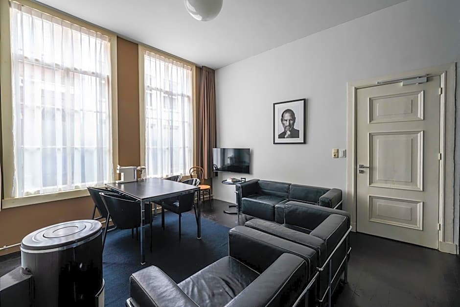 Zocher6 BnB a monumental town house in the city center