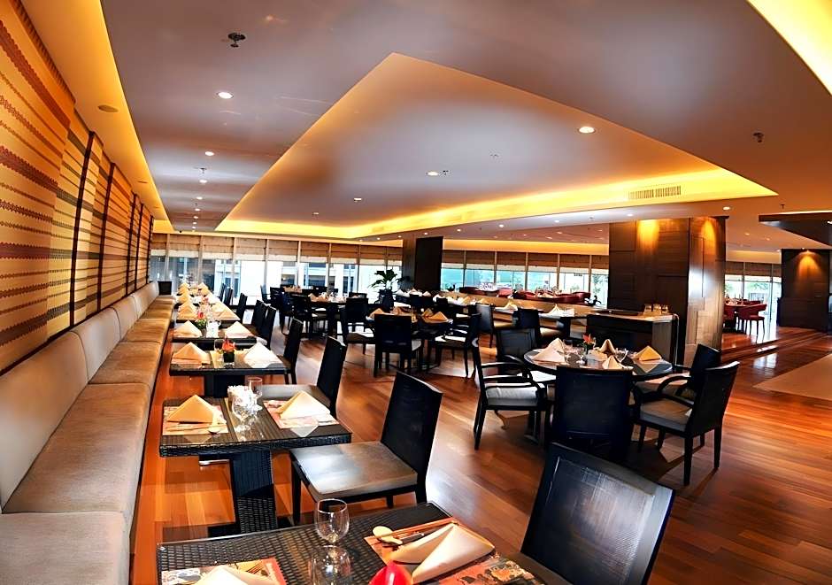 Puteri Wing - Riverside Majestic Hotel