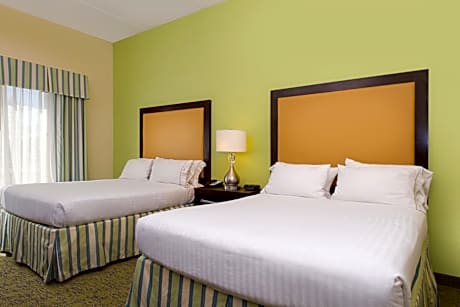Standard Queen Room with Two Queen Beds - Communications Accessible