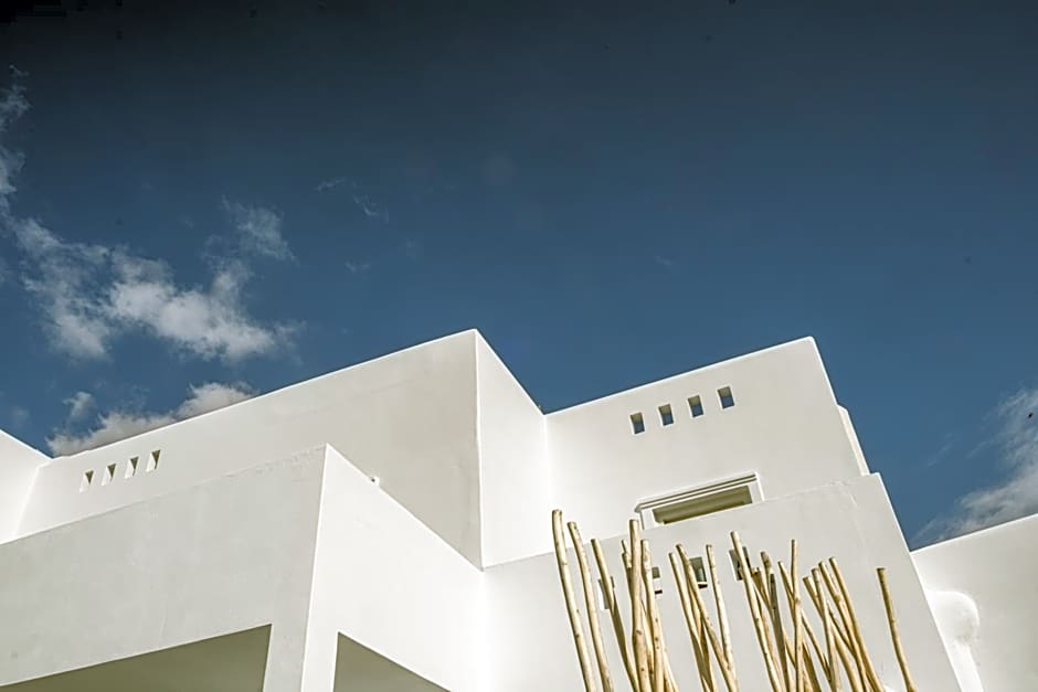 Liana Beach Hotel & Spa