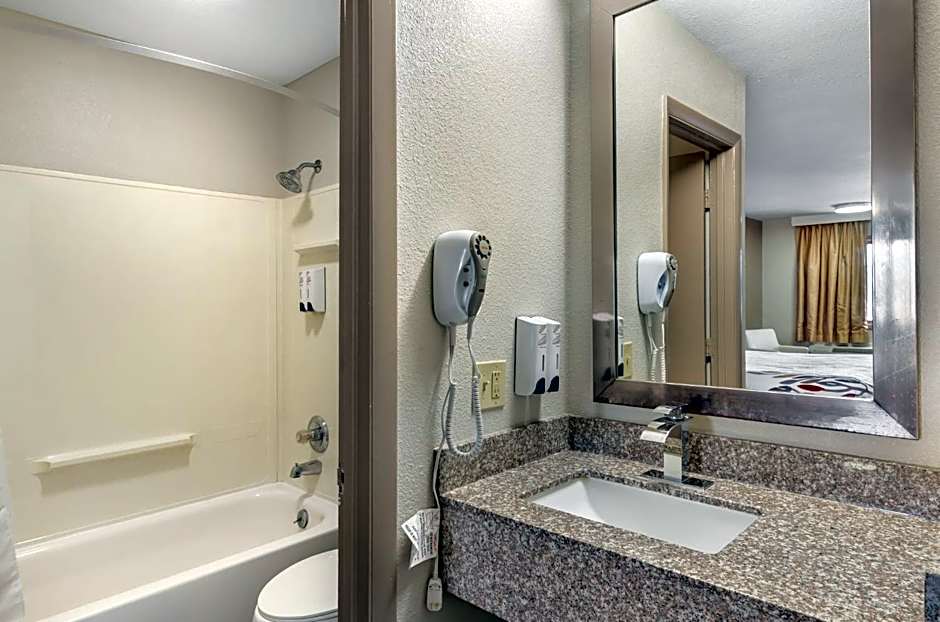 Red Roof Inn Staunton