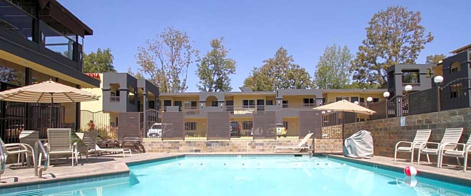 GreenTree Pasadena Inn