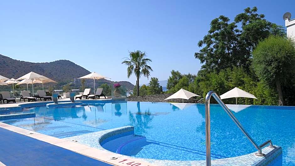 Bellazure Hotel