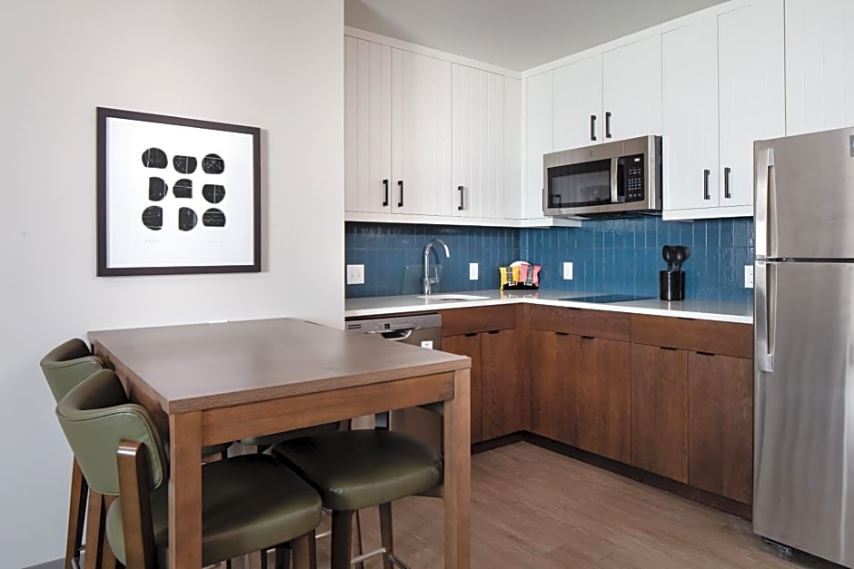 Staybridge Suites - Iowa City - Coralville, an IHG Hotel
