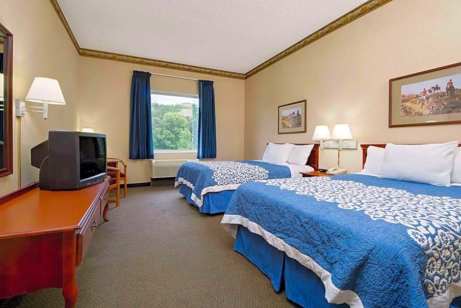 Magnuson Hotel West Liberty