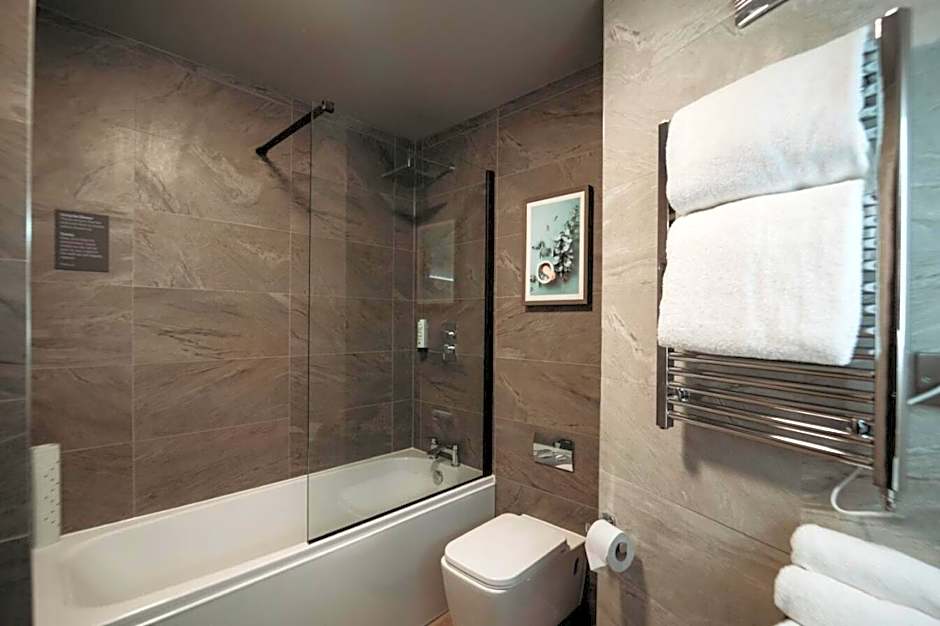 The Essex Golf & Country Club Hotel