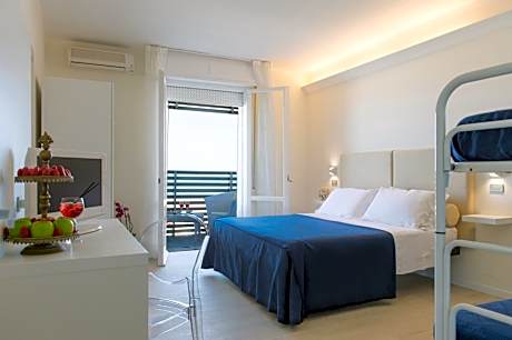 Kiss Beachfront Hotel & Restaurant