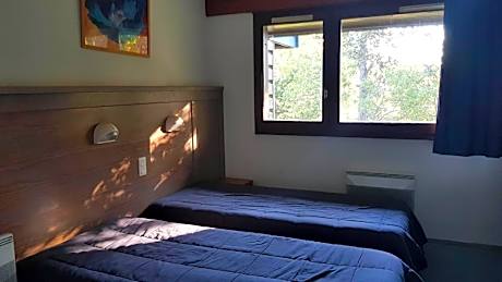 Family Room (3-4 Adults)