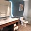 La Quinta Inn & Suites by Wyndham Bardstown
