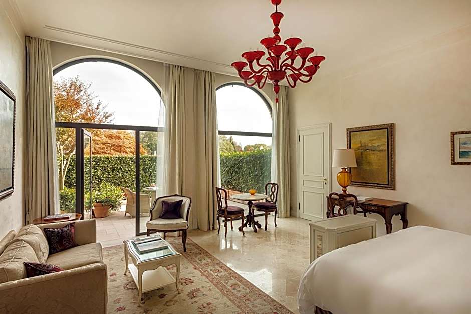Photo 1 of 5 of Junior Suite, Poolside, Patio