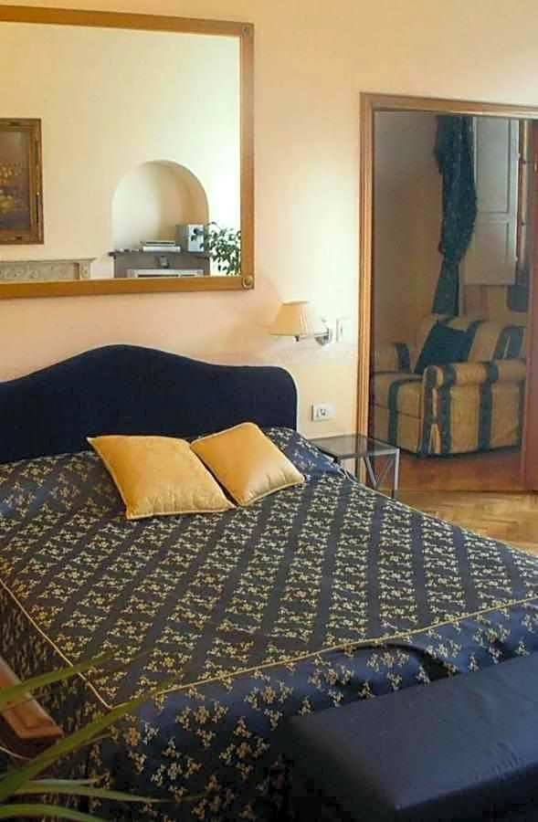 Tornabuoni La Petite Suite