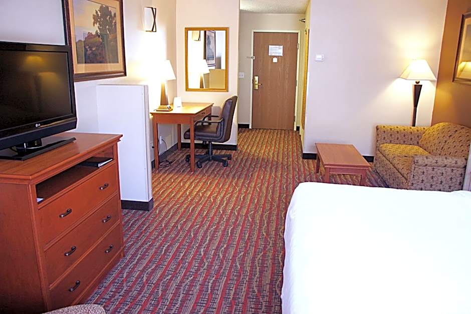 Holiday Inn Express Hotel & Suites Pierre-Fort Pierre By IHG