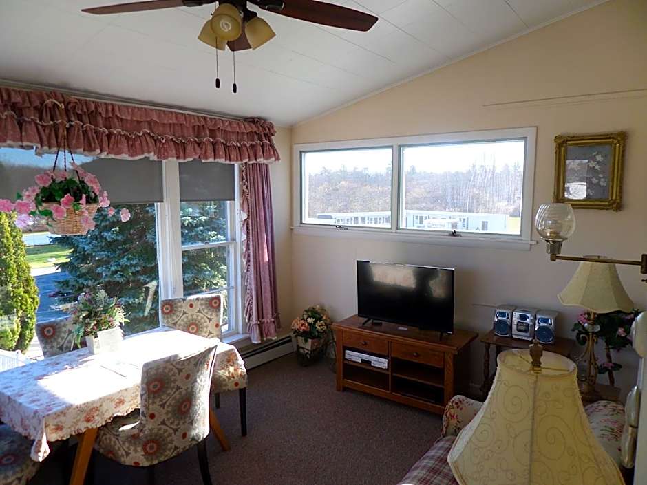 Claddagh Motel & Suites