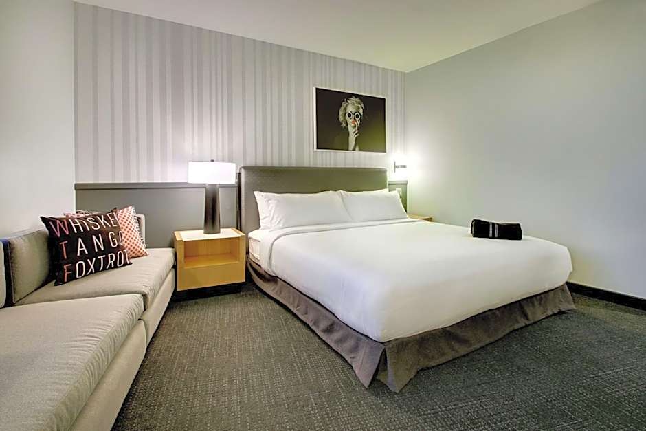 The Rose Hotel Chicago O'Hare, Tapestry Collection by Hilton