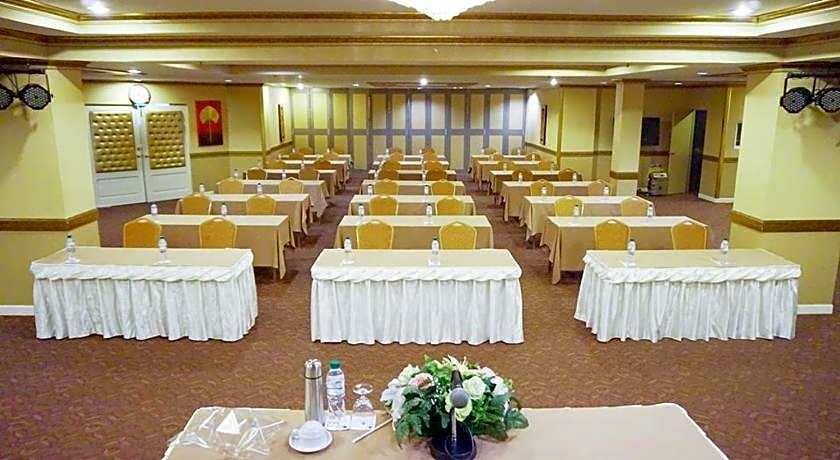 Viangtak Riverside Hotel