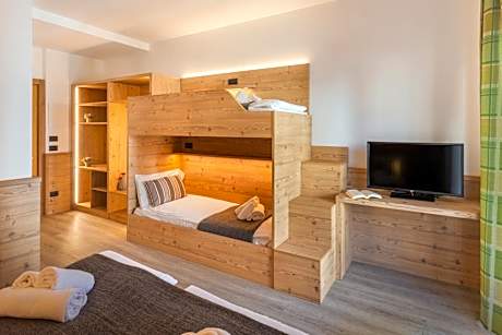 Classic Quadruple Room