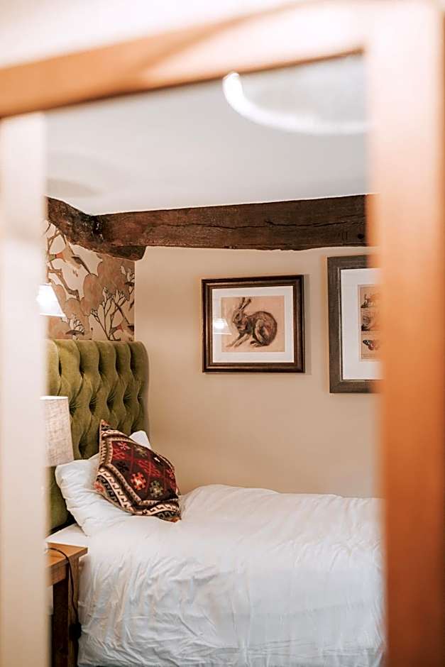 Photo 1 of 8 of Single Room