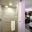 La Quinta Inn & Suites by Wyndham Minneapolis Northwest