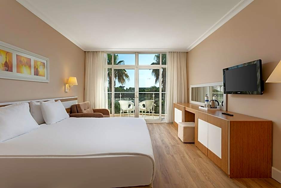 Dobedan World Palace