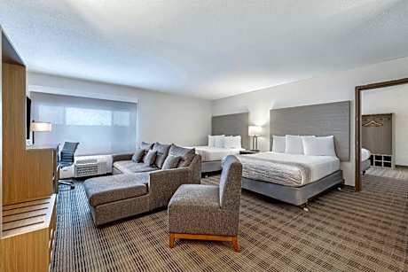 Family Suite with Two Queen Beds - Non-Smoking
