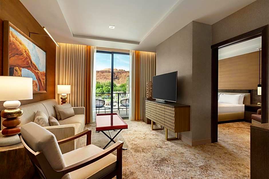 Hoodoo Moab, Curio Collection By Hilton