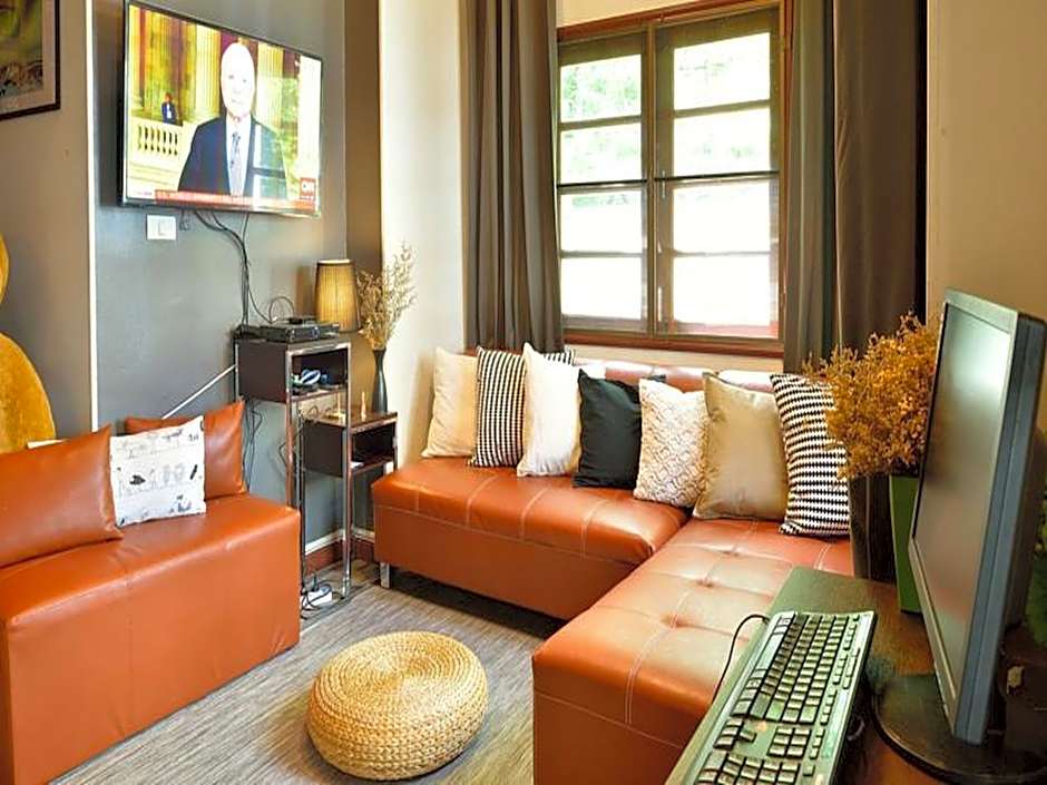 Lost And Found B&B – Bangkok, NY