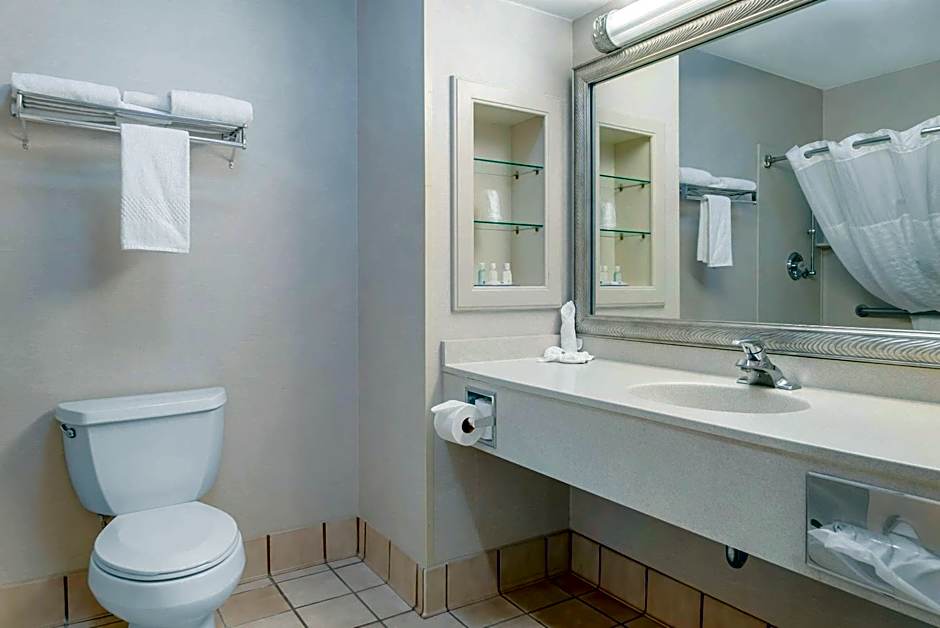 Quality Inn & Suites Monroe