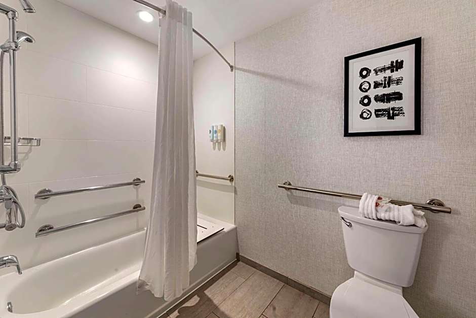 Comfort Inn & Suites Miami International Airport