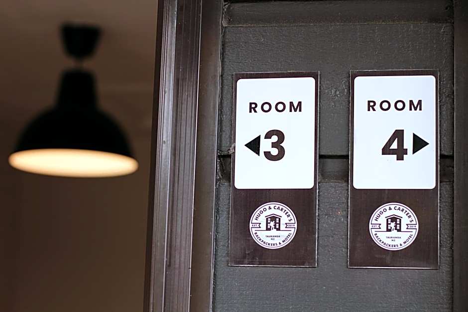 Hugo & Carters Backpackers & Motel