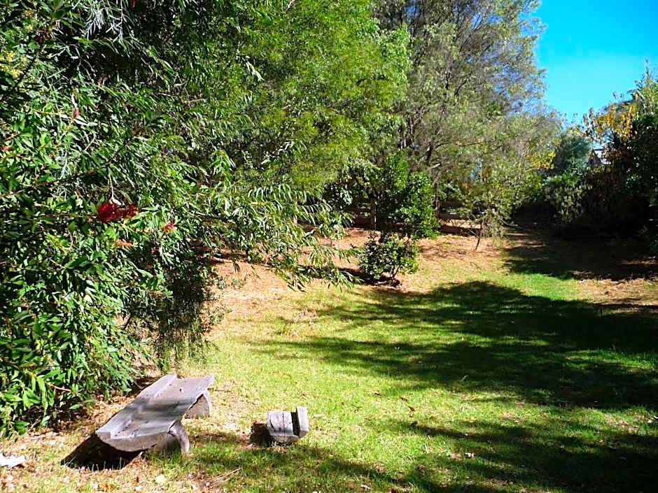 Black Cockatoo Lodge