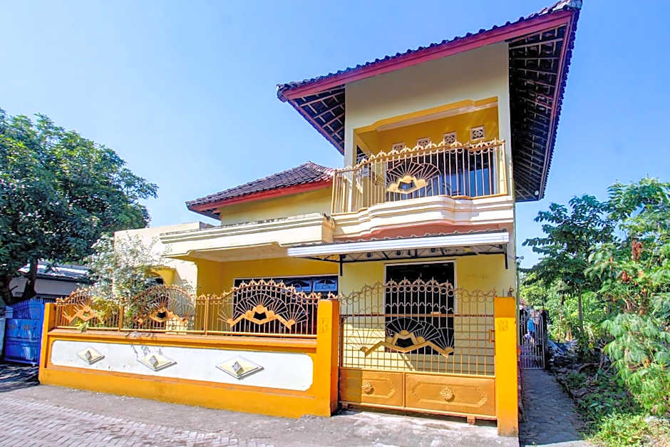 OYO Life 92846 Kost Putra Griya Eka