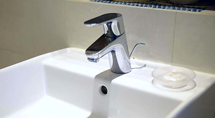 Ole Tai Sam Un Hotel