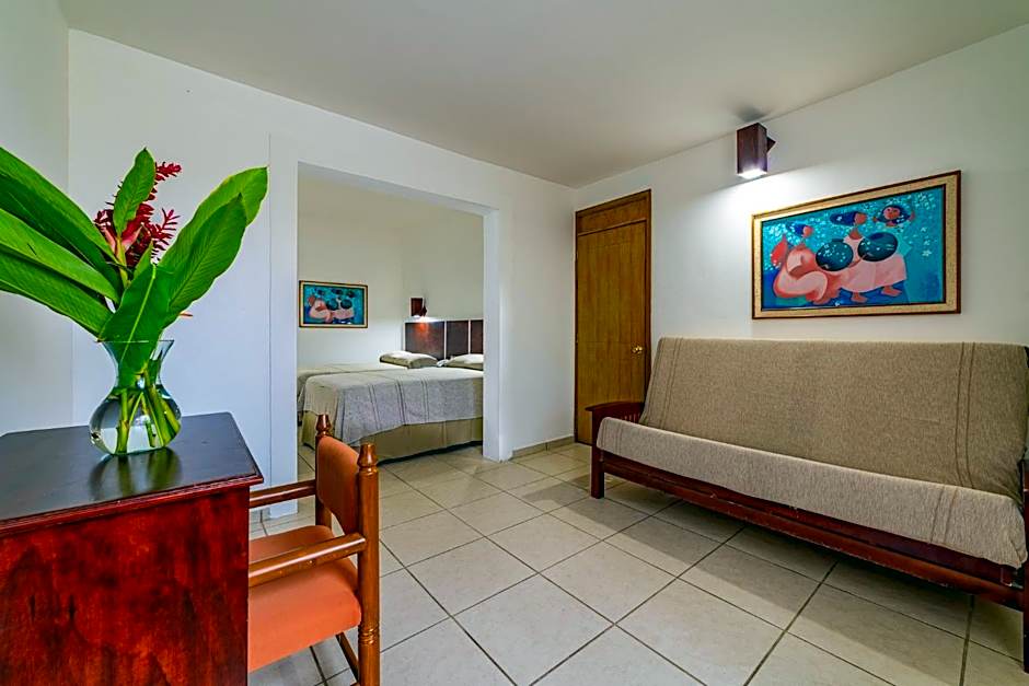 Hotel Castillo Huatulco & Beach Club