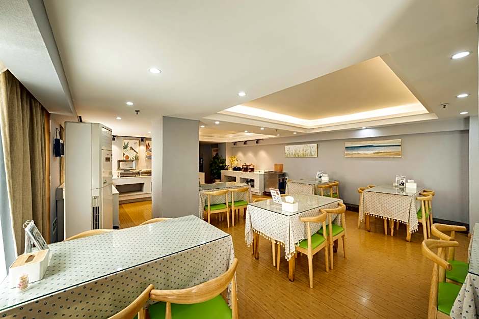 GreenTree Inn Nanchang Honggutan New District Cuiyuan Road Metro Station