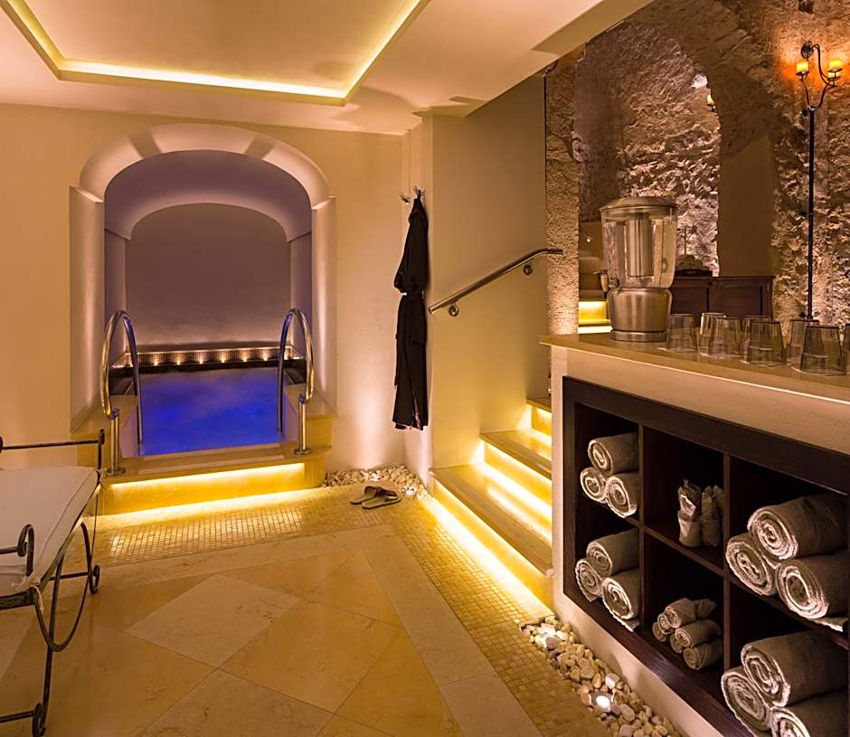 Monastero Santa Rosa Hotel & Spa