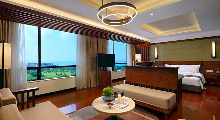 Baohua Harbour View Hotel