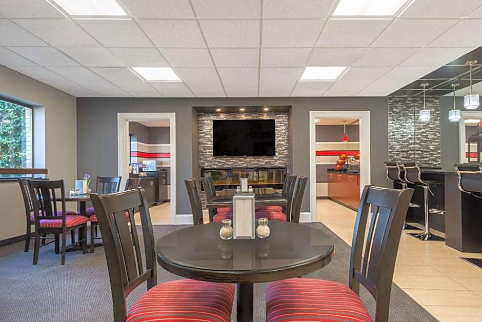 Ramada by Wyndham Catlettsburg/Ashland