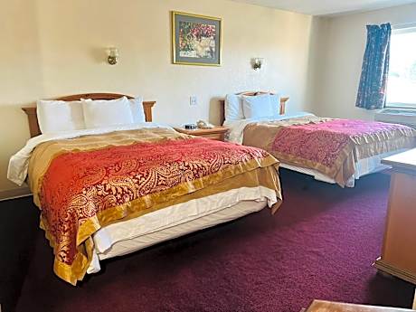 2 Queen Beds With Kitchenette Non-Smoking