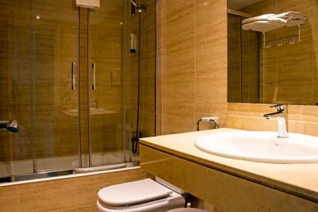 APARTMENT 2 BEDROOM WITH GARDEN VIEW