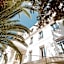 Hôtel Le Petit Castel
