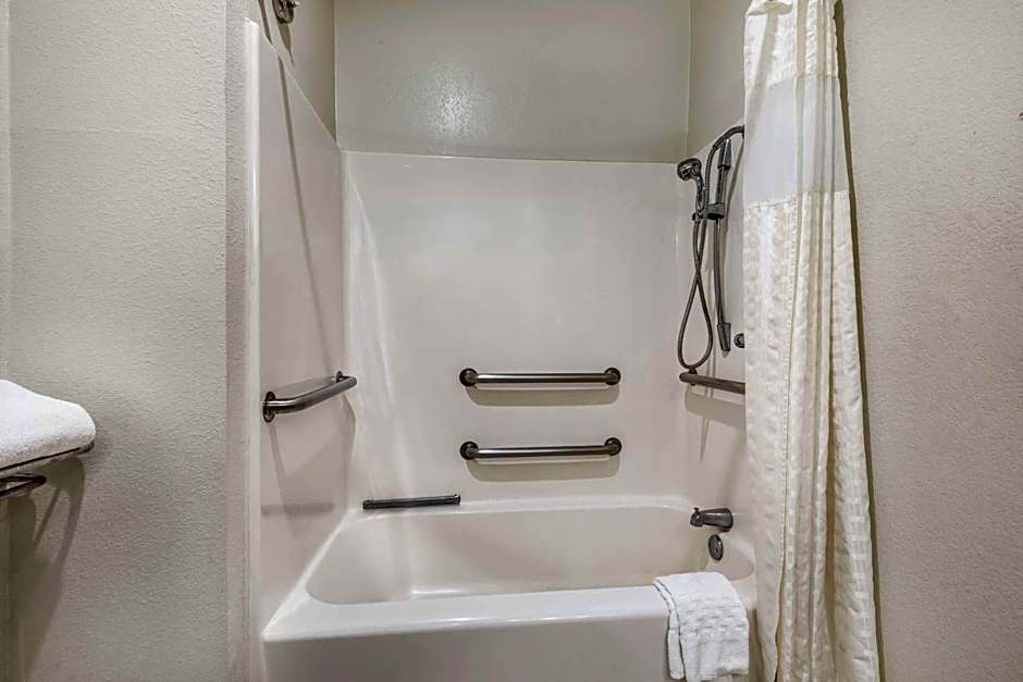 Best Western Clubhouse Inn & Suites