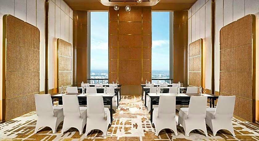 Vinpearl Landmark 81, Autograph Collection