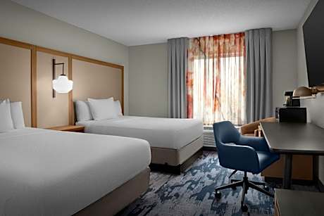 Queen Room with Two Queen Beds - Hearing Accessible