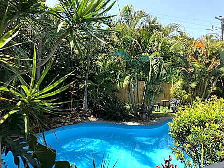 Tallow Beach Motel