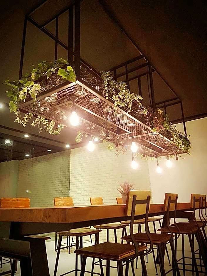 Aroma Chew Hotel